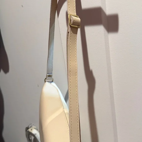 Portland Leather, Koala Sling Bag, Medium, Bon - Picture 7 of 8